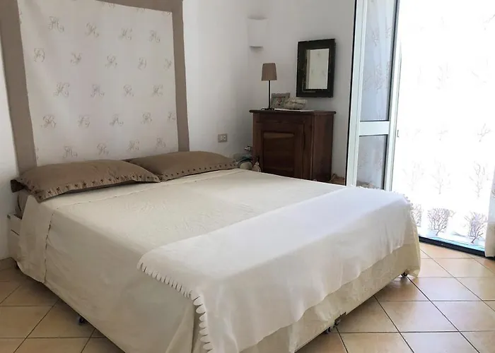 Villa 11 Centro - Porto Faro Un Tuffo Dove L'acqua E Piu Blu *